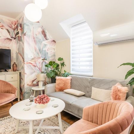 Monarchia Apartman Pearl Mosonmagyaróvár Exteriör bild