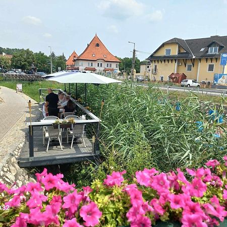 Monarchia Apartman Pearl Mosonmagyaróvár Exteriör bild