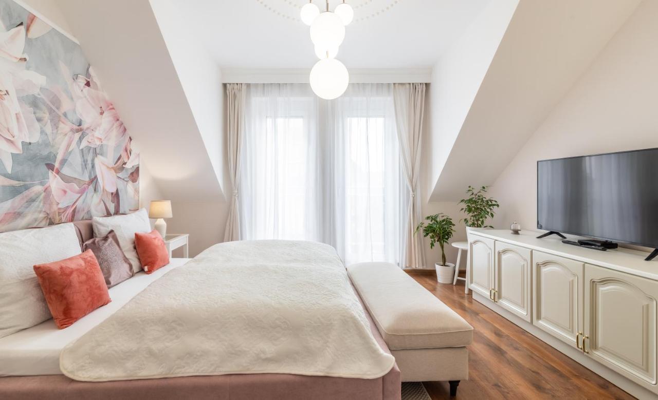 Monarchia Apartman Pearl Mosonmagyaróvár Exteriör bild