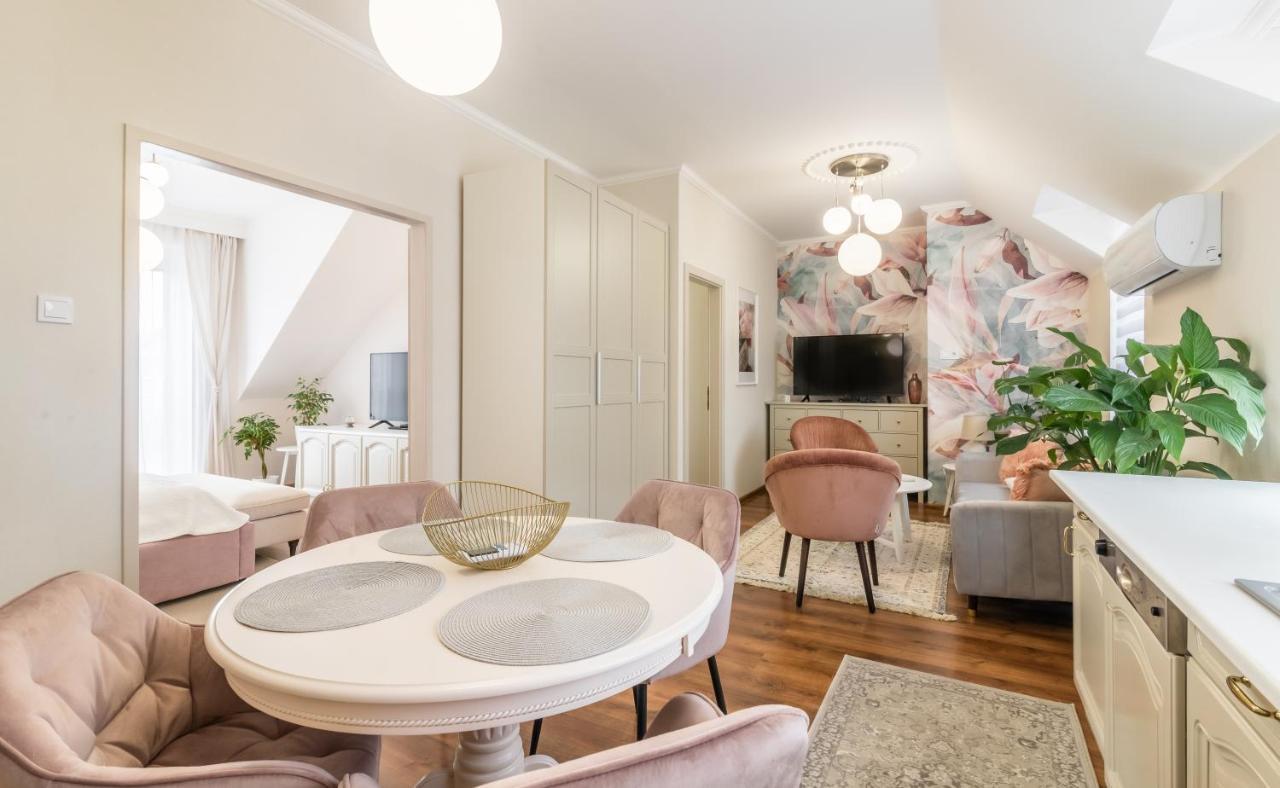 Monarchia Apartman Pearl Mosonmagyaróvár Exteriör bild